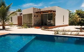 Villa Canoe Hotel